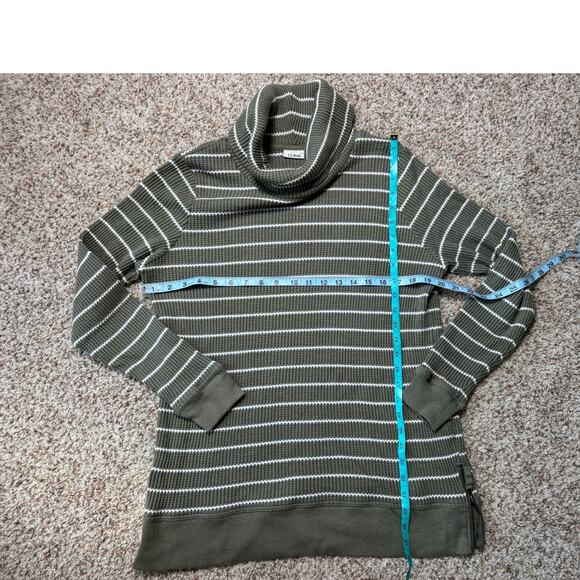 L.L. Bean Thermal Turtle Neck Shirt/Sweatshirt, Women's Large, super soft; Green - Picture 6 of 10